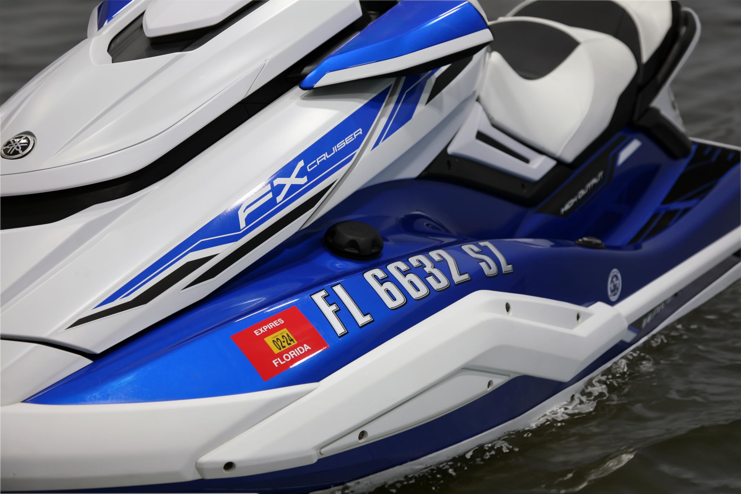 Hardline USA Series 800 beveled 3D-style outlines resemble airbrushed paint