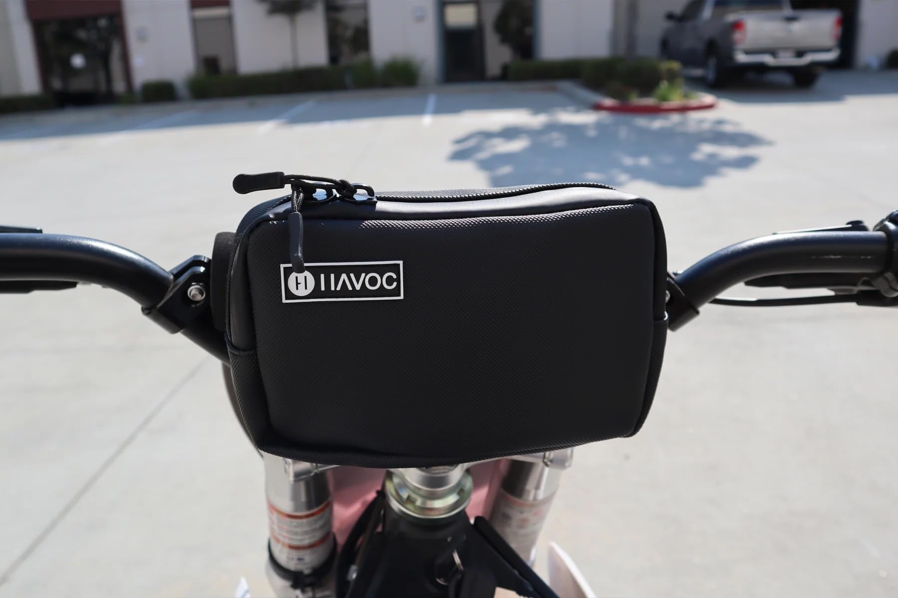 Havoc Racing Bar Bag with rain zipper demonstrates weather-resistant design.