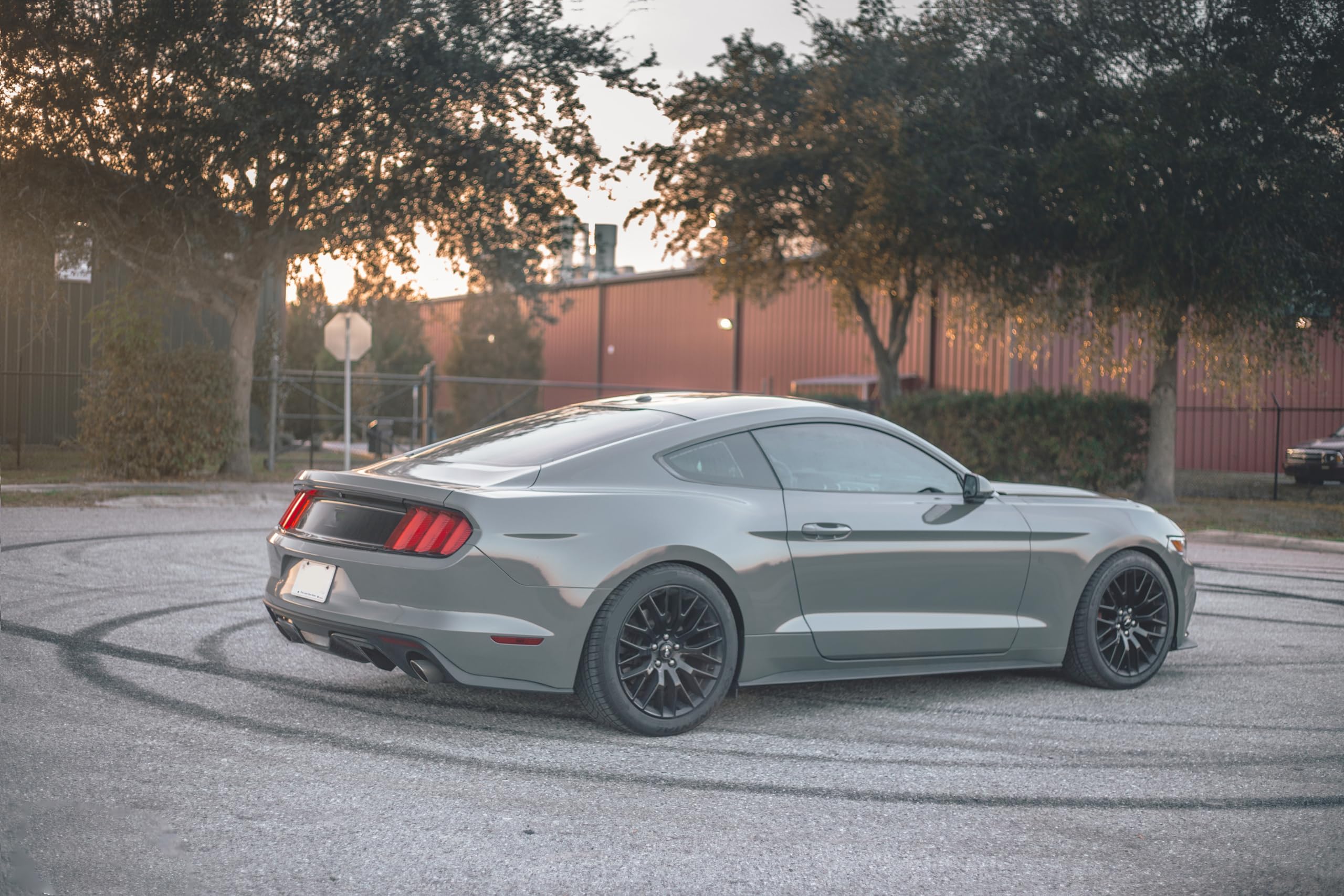 Heinaroman car wrap hood application shows full-coverage styling