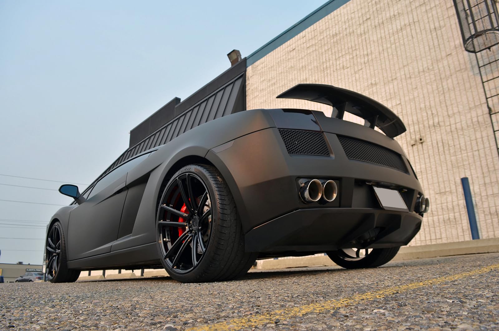 Heinaroman wrap protects car paint from everyday abrasions.