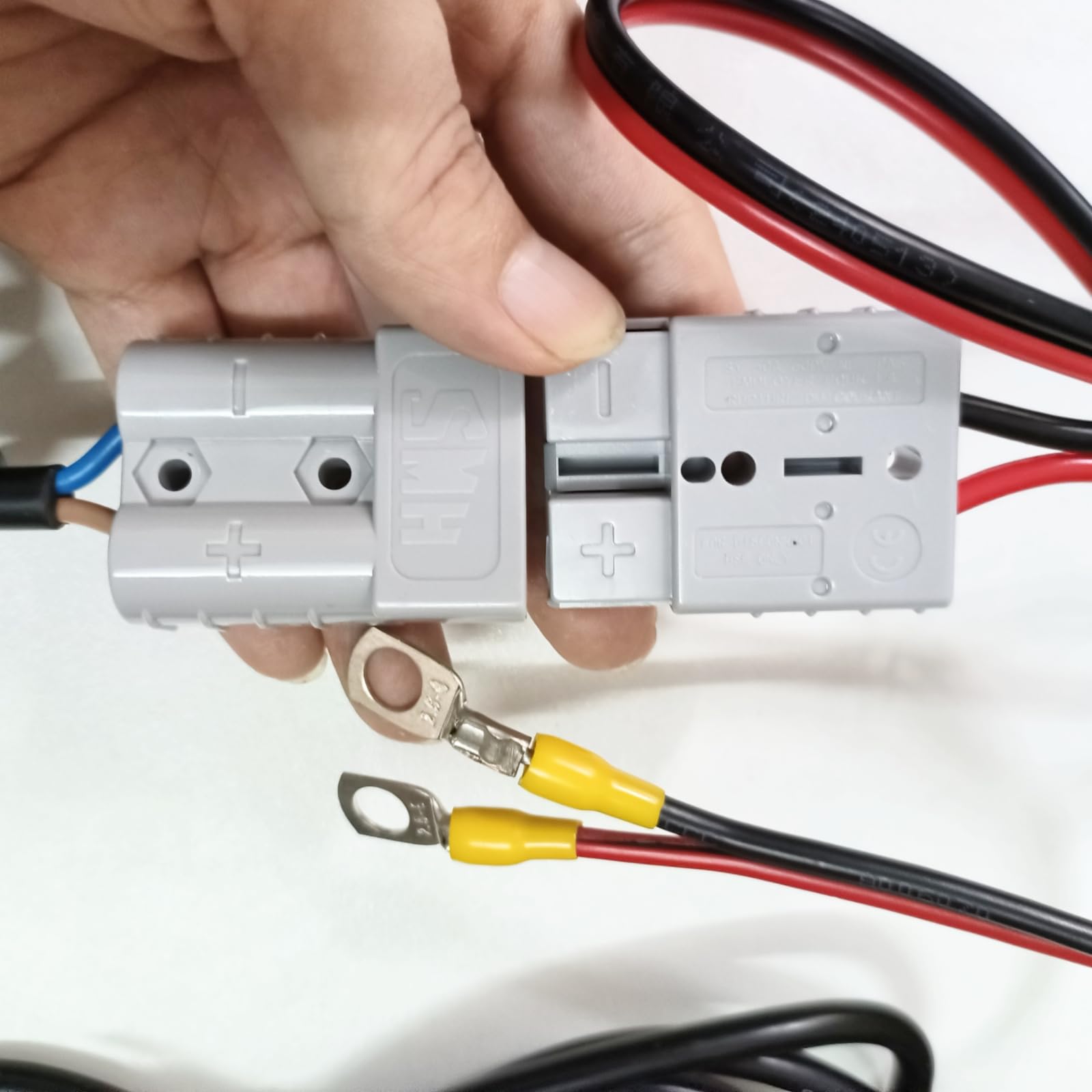 HERISKEER safety protections against overcharge and short circuits
