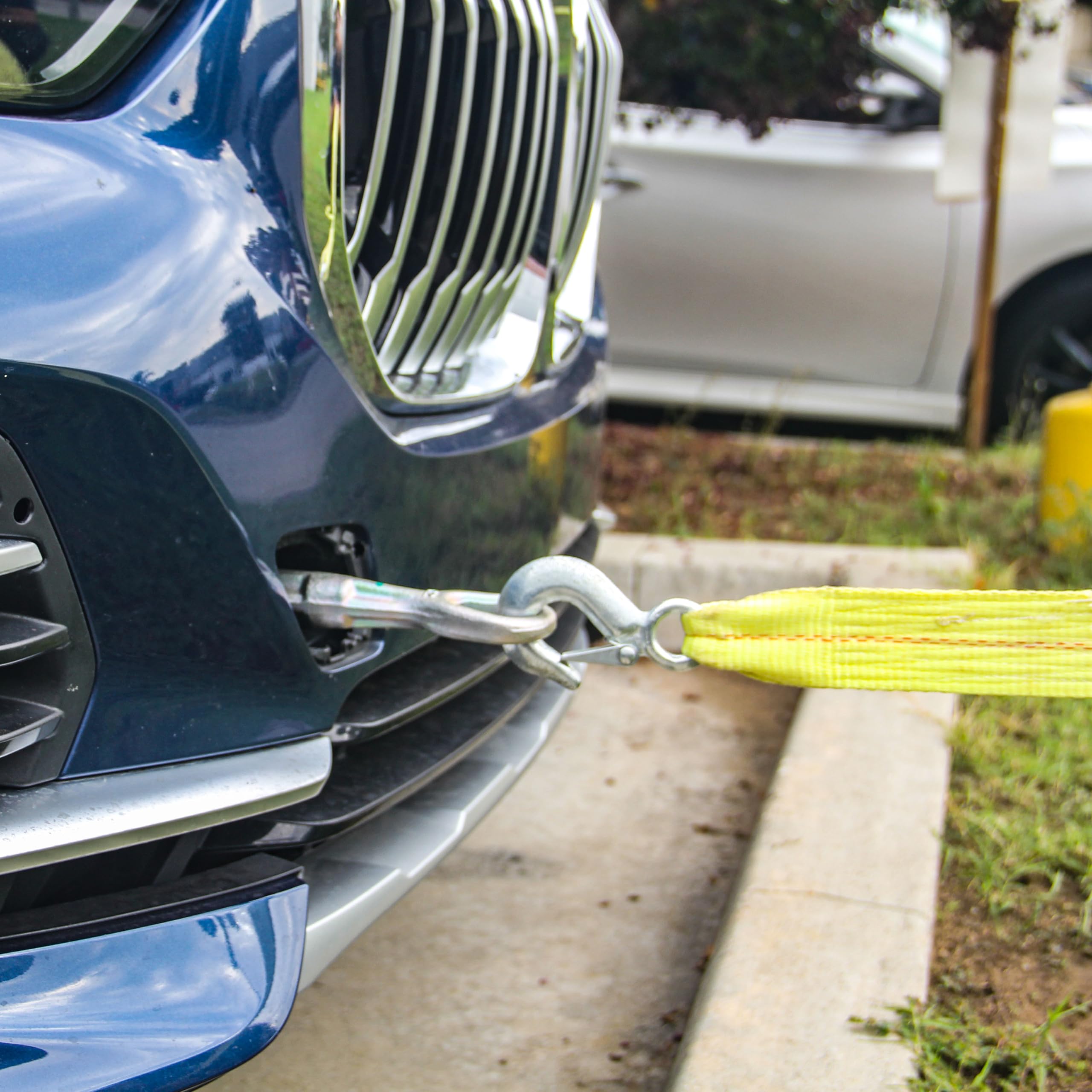 HFS tow strap rated at 10,000 pounds for tough towing tasks