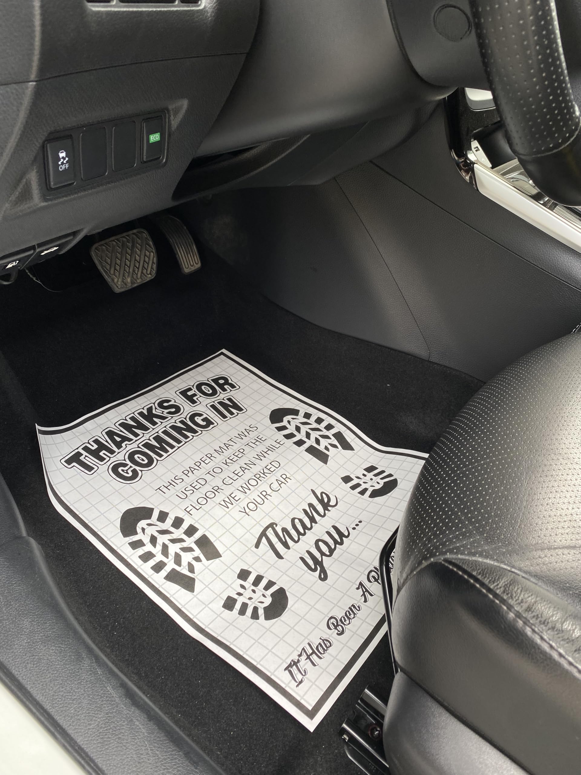 HGJDLM footprints greeting design enhances customer experience