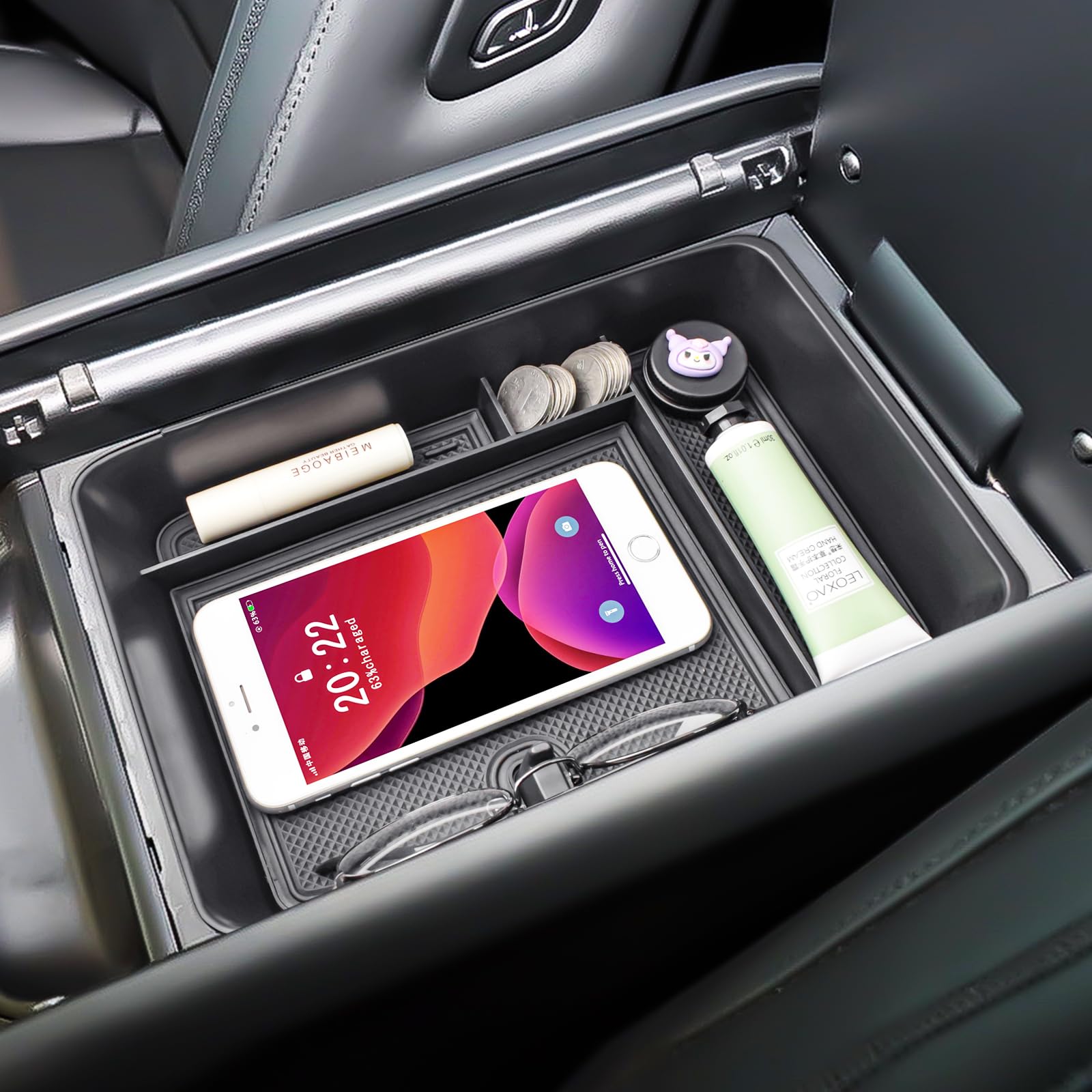 HGWEI center-console organizer tray fits Hyundai Santa Fe 2024-2026 for a seamless, integrated look.