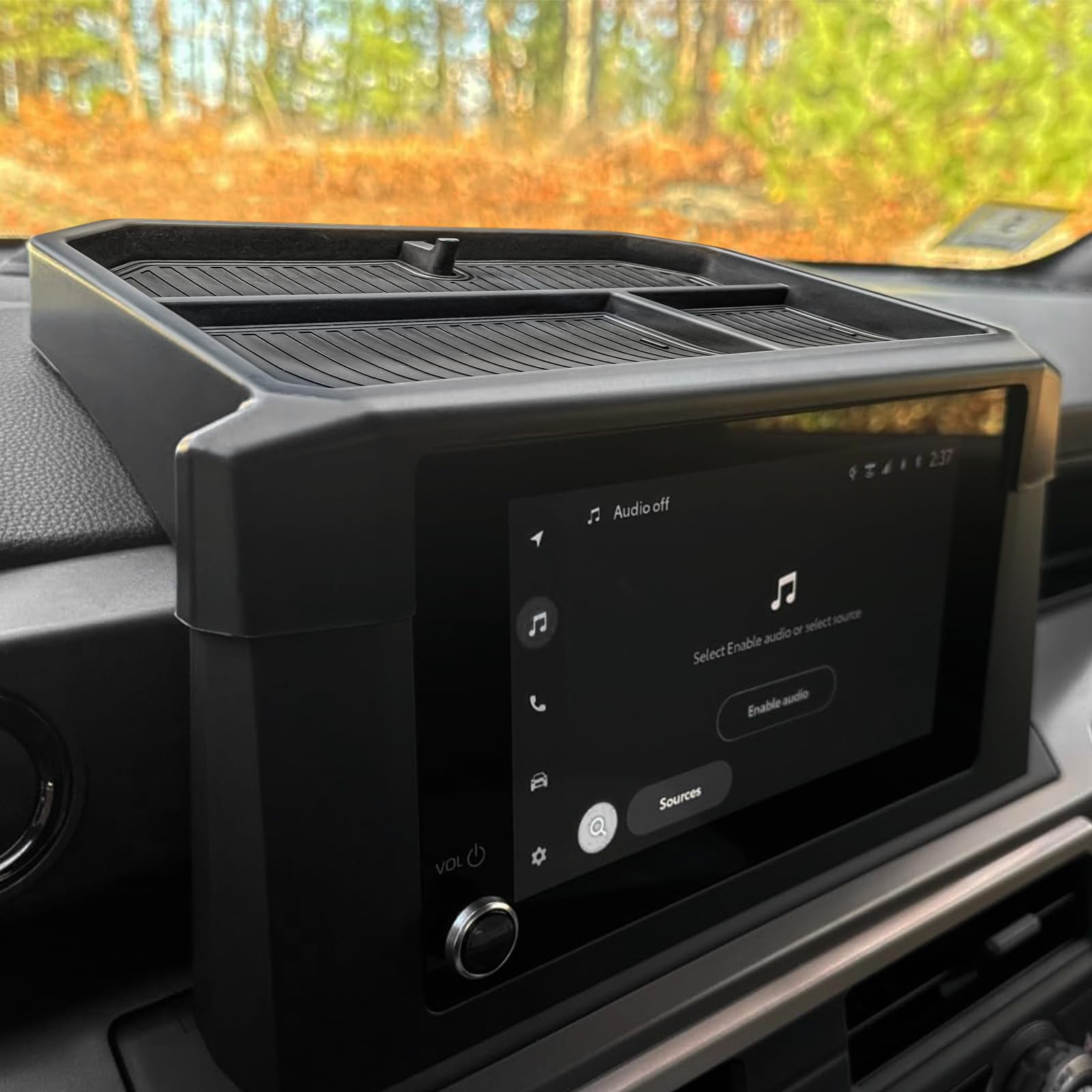 ABS plastic non-slip tray prevents items from sliding during driving.