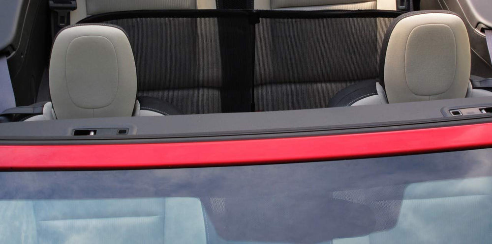 HÖLM windscreen deflector made of puncture resistant materials.