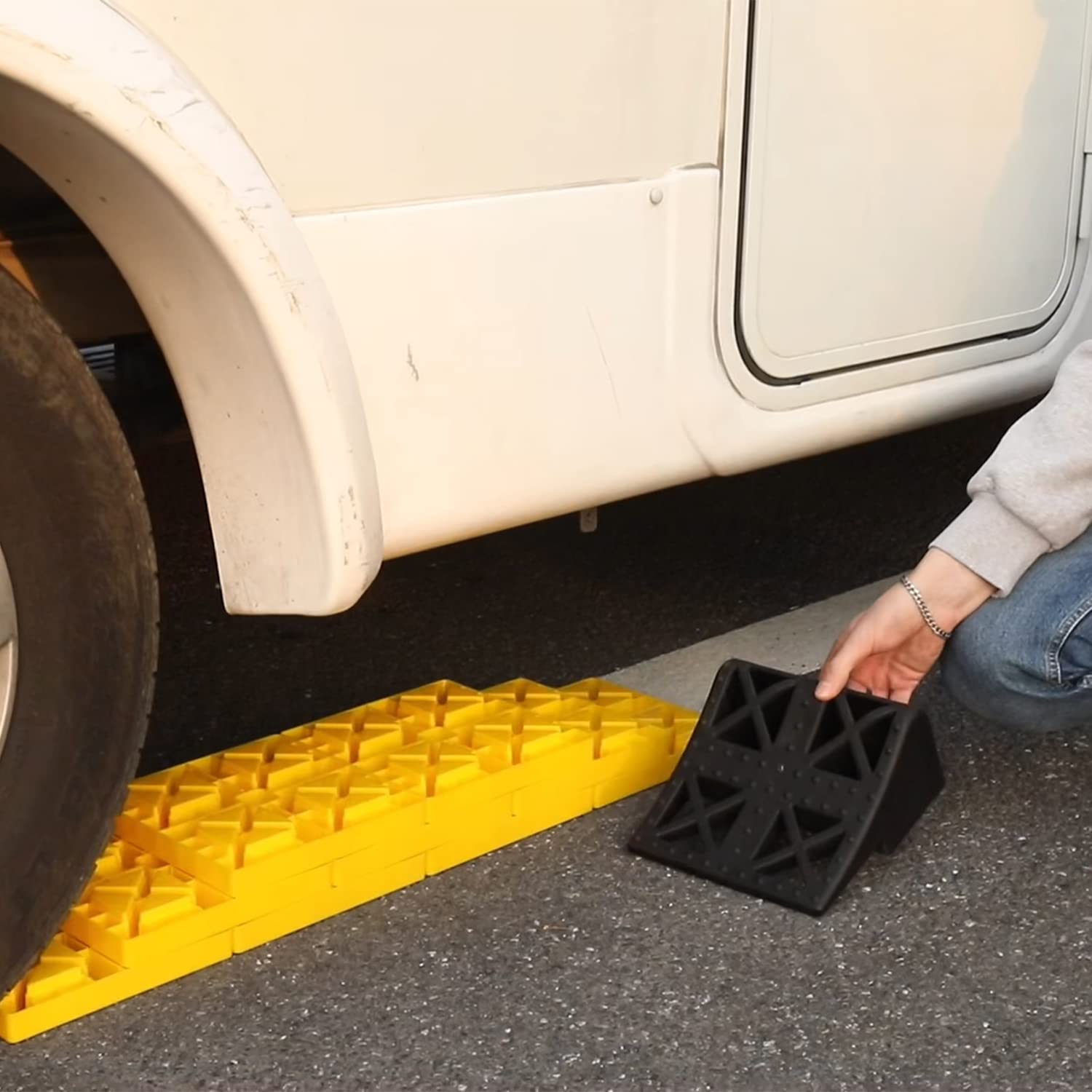 Homeon Wheels compact packaging for convenient storage in a bag