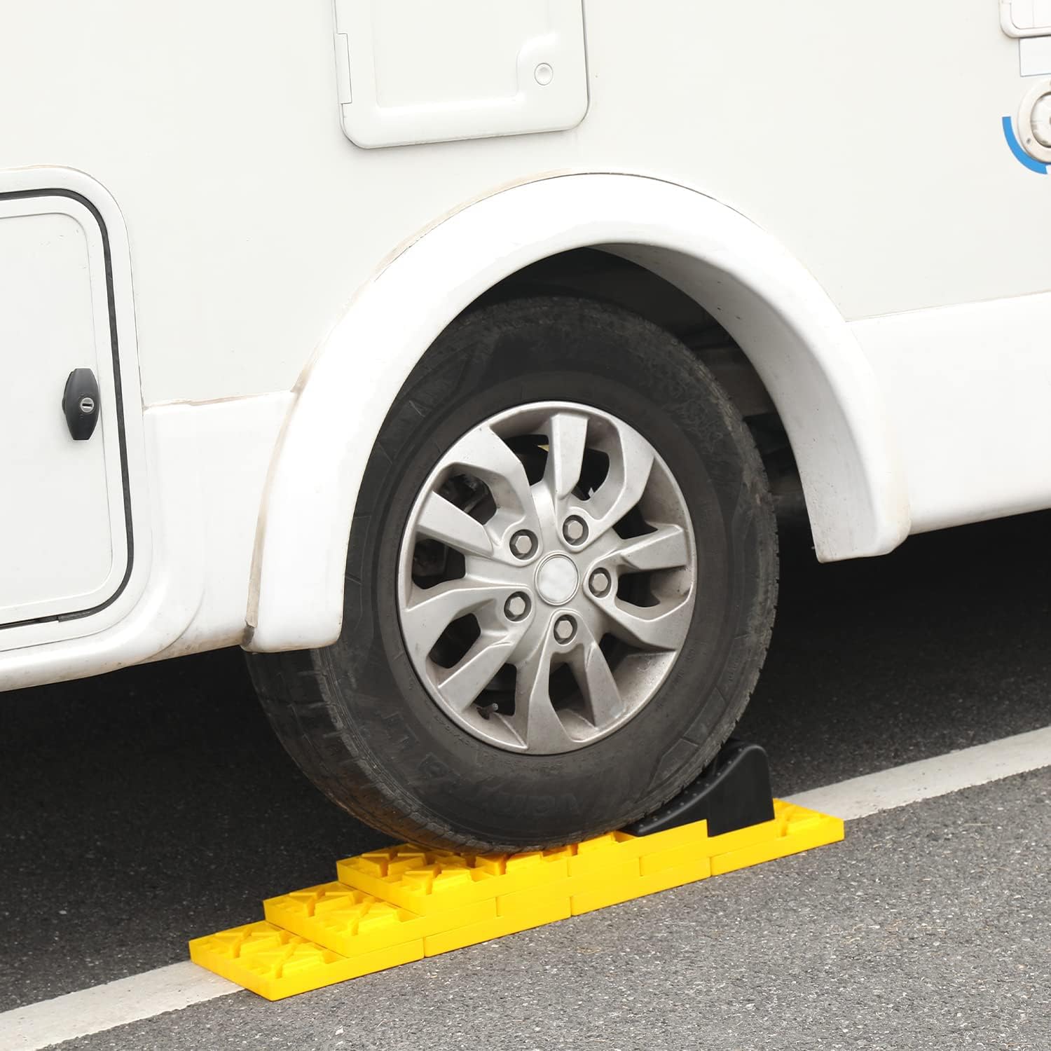 Homeon Wheels solid bottom design resists sinking on soft ground