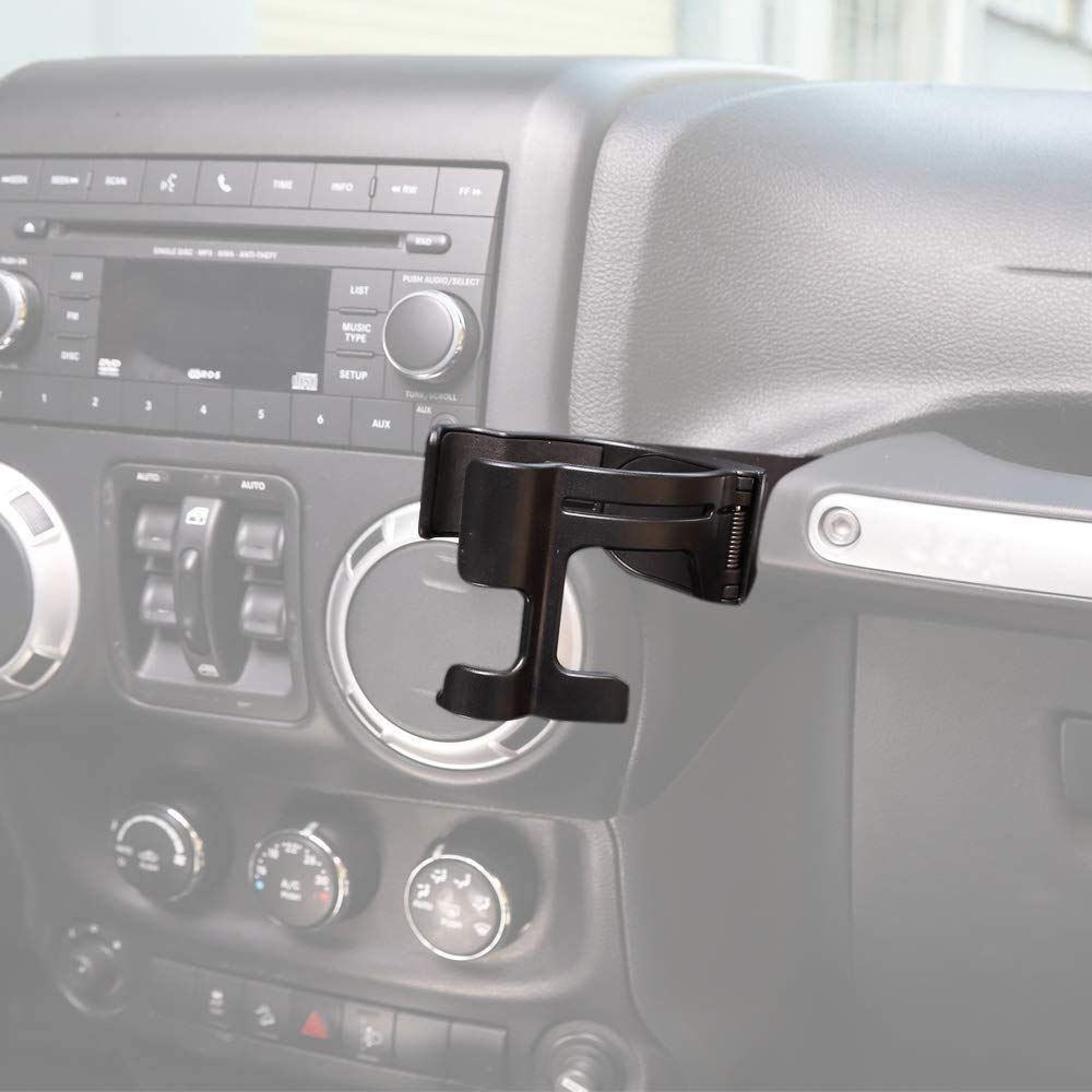 Hooke Road vent-mount design keeps drinks cool near air vents.