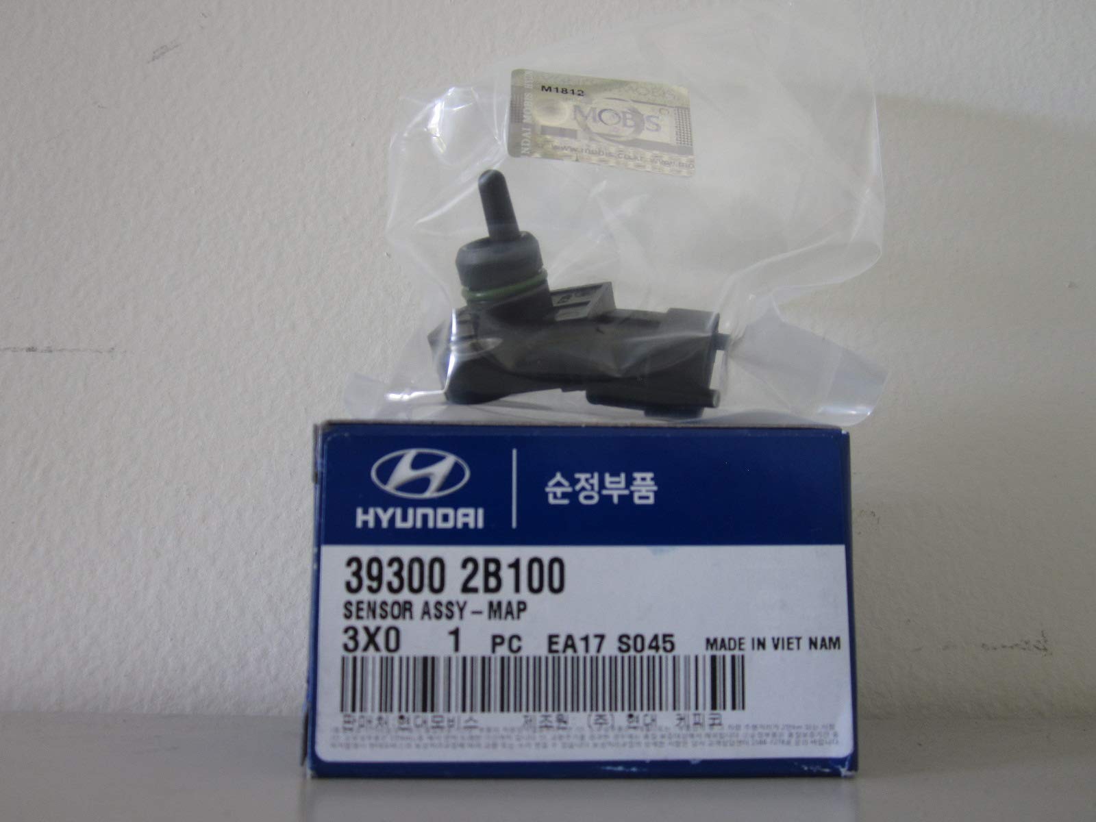 Hyundai MAP sensor assembly front view shows OEM fit and precise alignment.