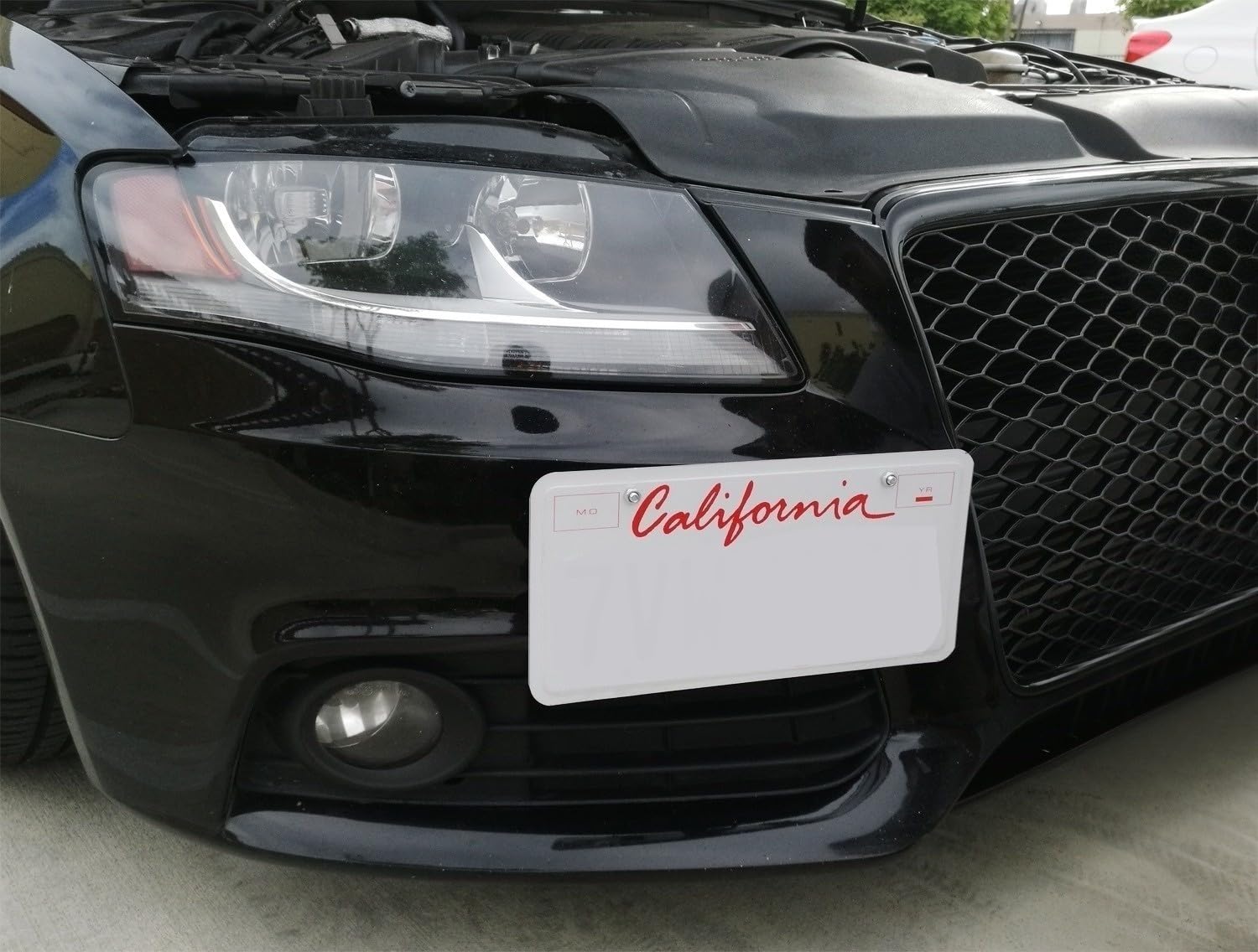 iJDMTOY adjustable angle license plate aligns with bumper contour