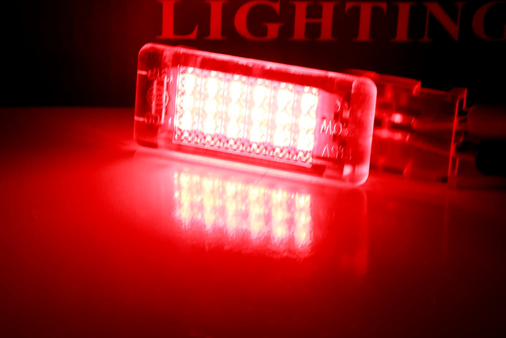 iJDMTOY red footwell light enhances visibility and ambiance.