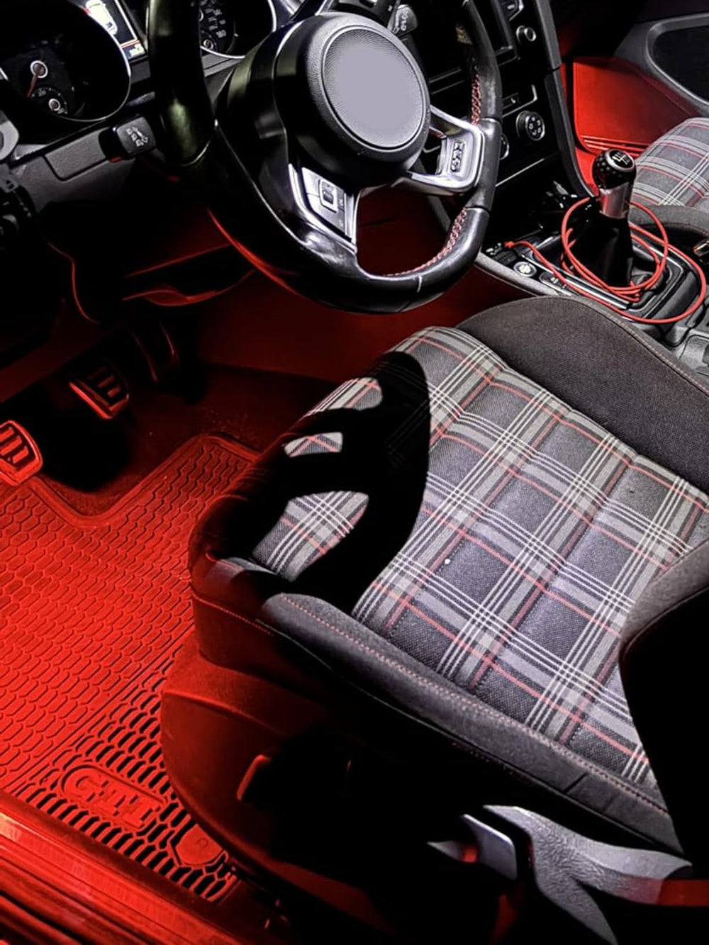 iJDMTOY rear door light keeps night visibility consistent.