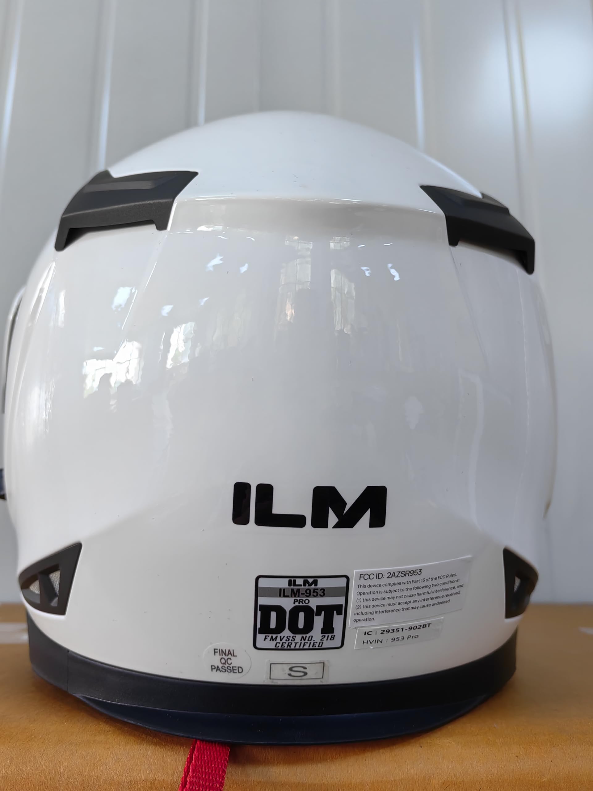 ILM 953PRO DOT and FMVSS 218 compliant safety features for road use