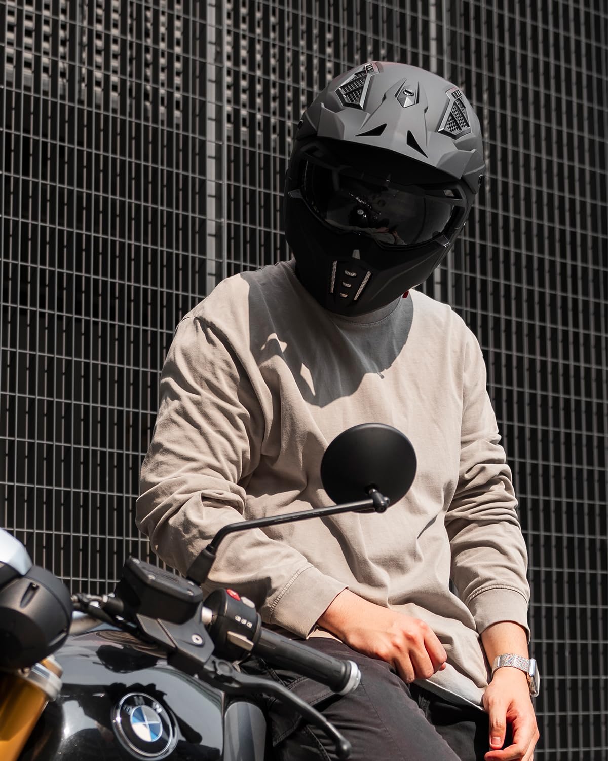 ILM Z302 tinted outer lens protects eyes from sun and dust