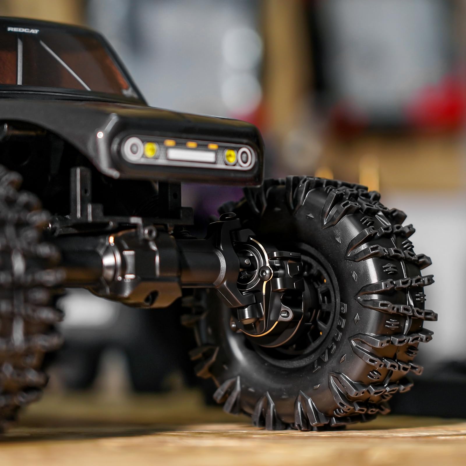 INJORA 1/18 Redcat compatible brass knuckles boost visual premium vibe.