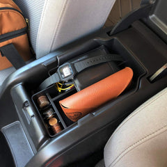 JDMCAR tray with non-slip liner prevents rattling during driving.