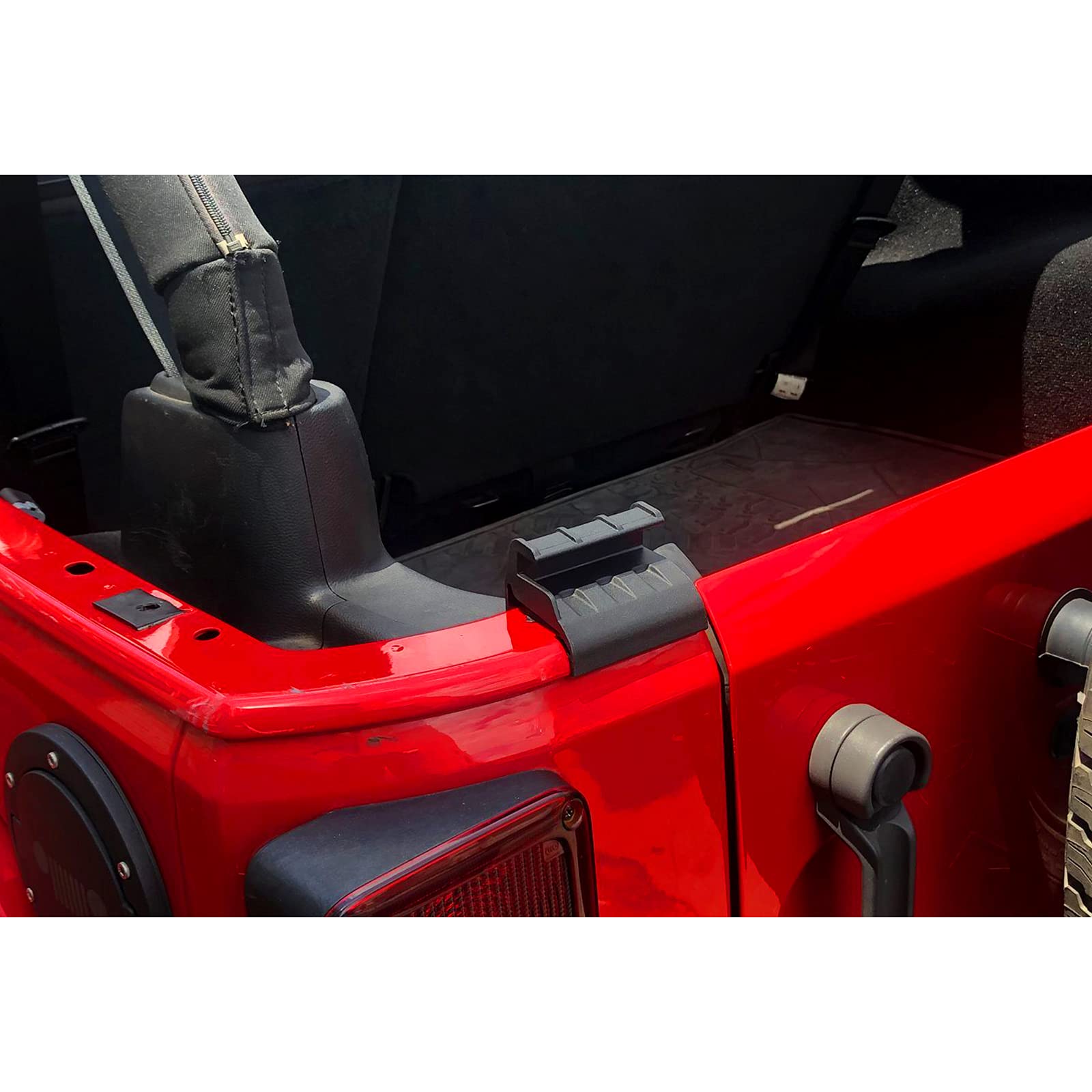 JeCar black finish blends with the JK look.