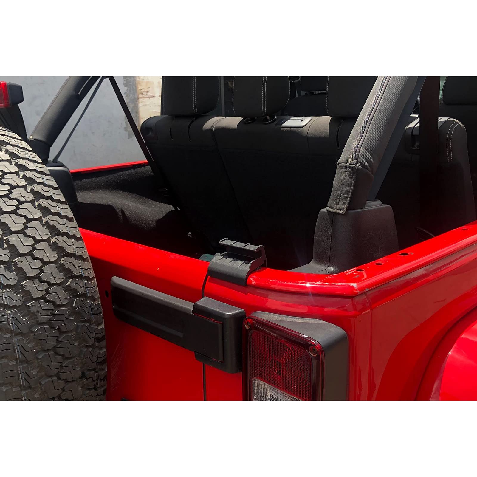 JeCar easy-install snaps into position without tools.
