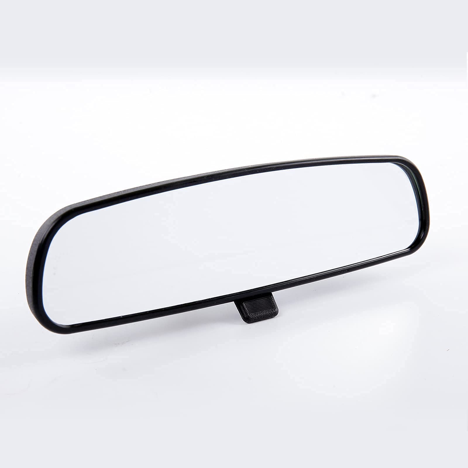 Nine-point-five-inch mirror face offers a wide field of view.