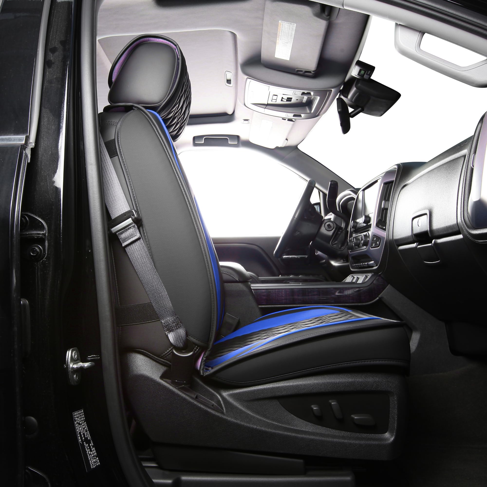 JOJOBAY waterproof and wipe-clean material shields seats from spills.