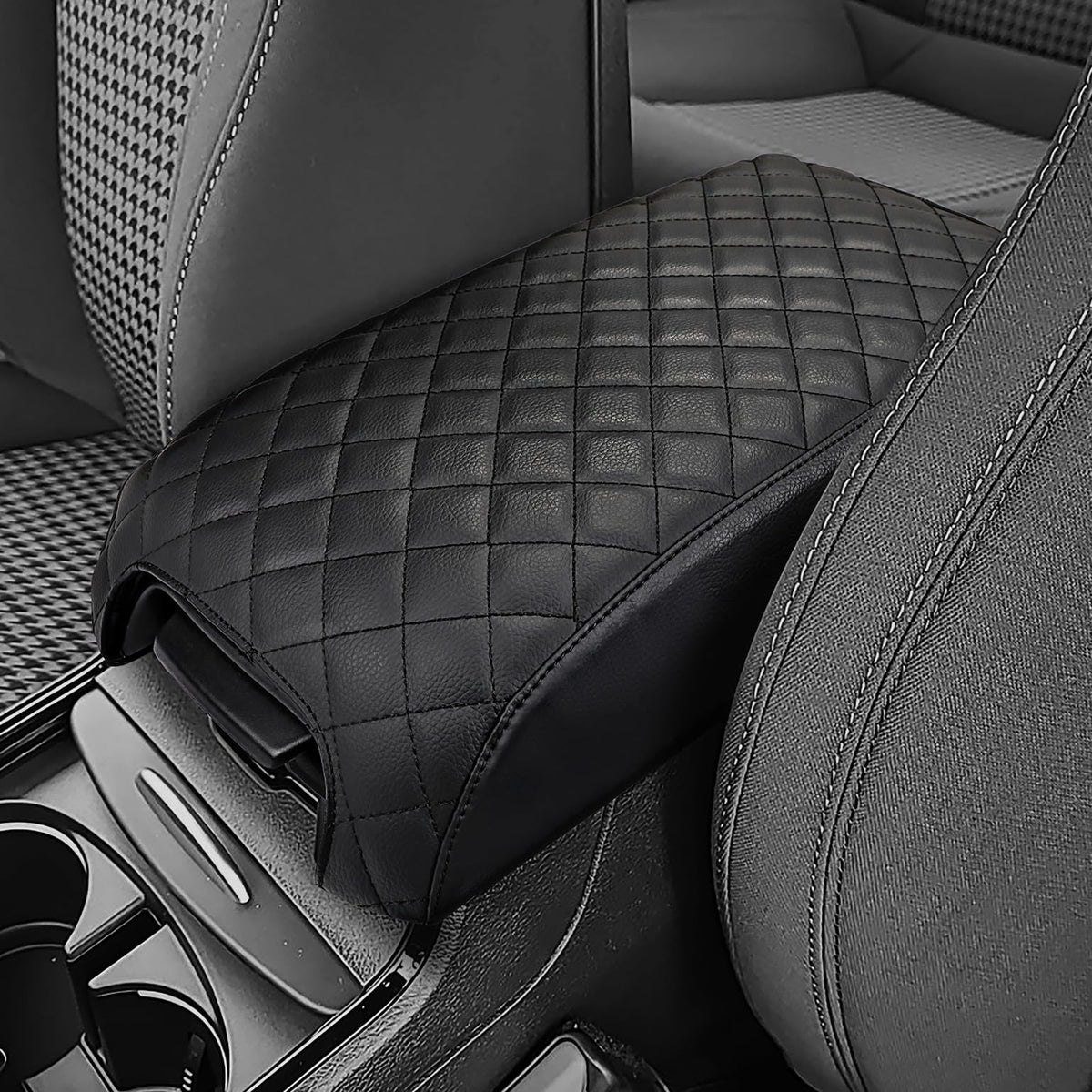 JOYTUTUS center-console-cover leather texture close-up for Charger/Chrysler 300