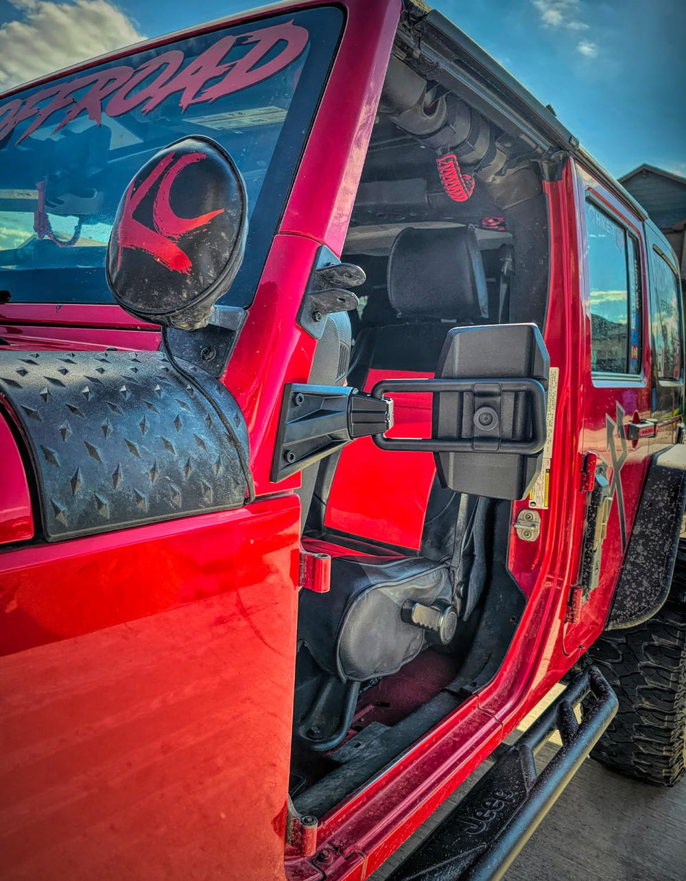 JOYTUTUS included bolts and wrenches help setup.