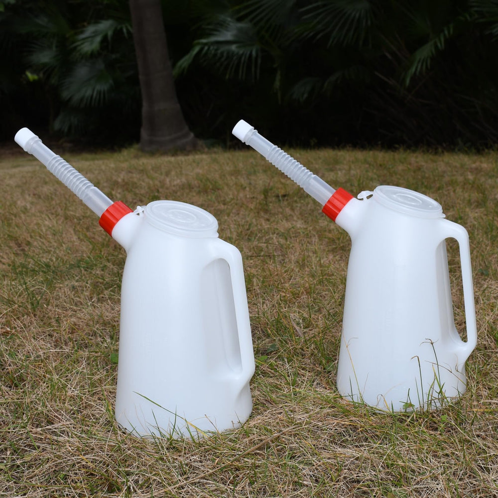 Kackaidi oil jug sturdy back handle for safe lifting.