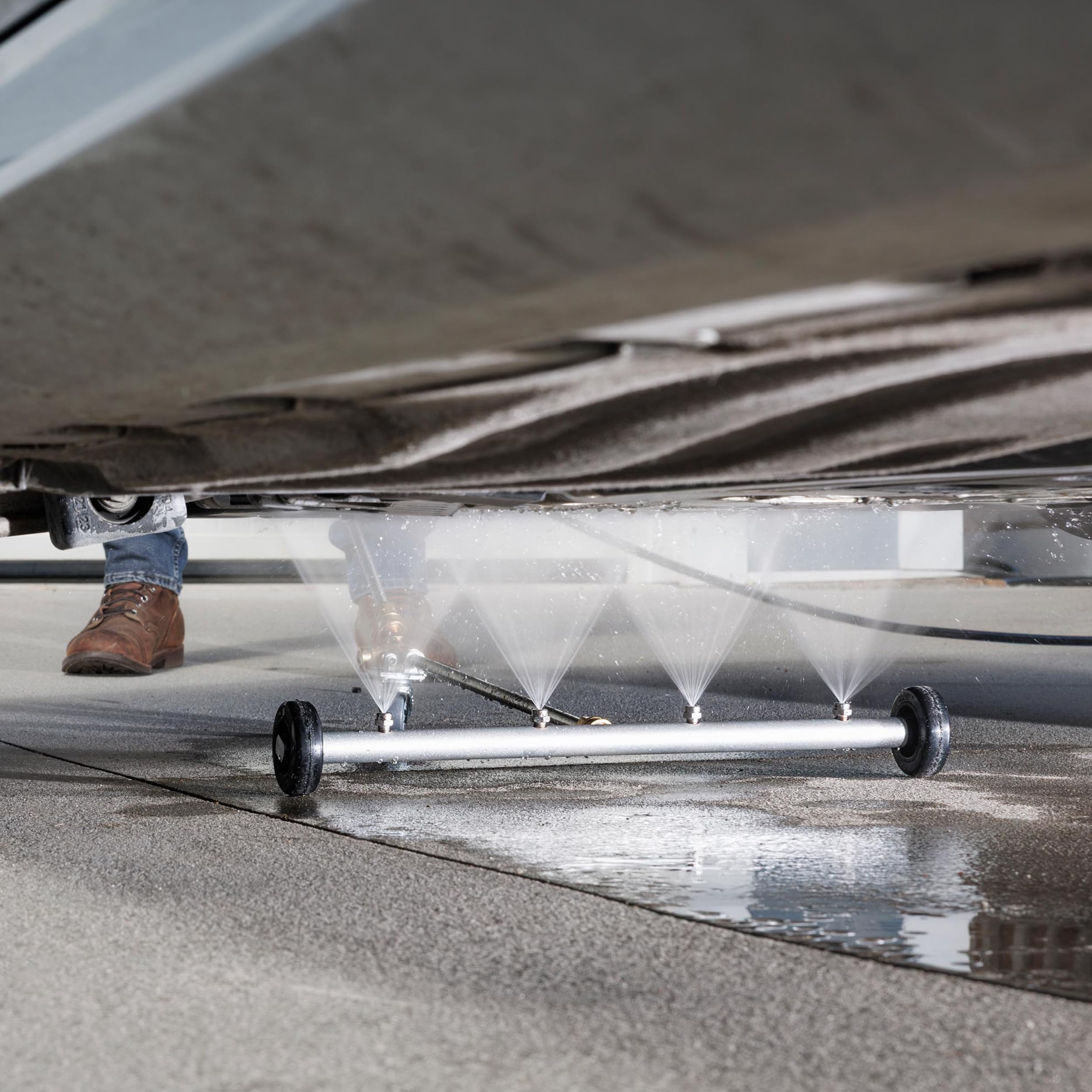 Durable 21-inch undercarriage cleaner enables efficient grime removal beneath cars, trucks, and SUVs.