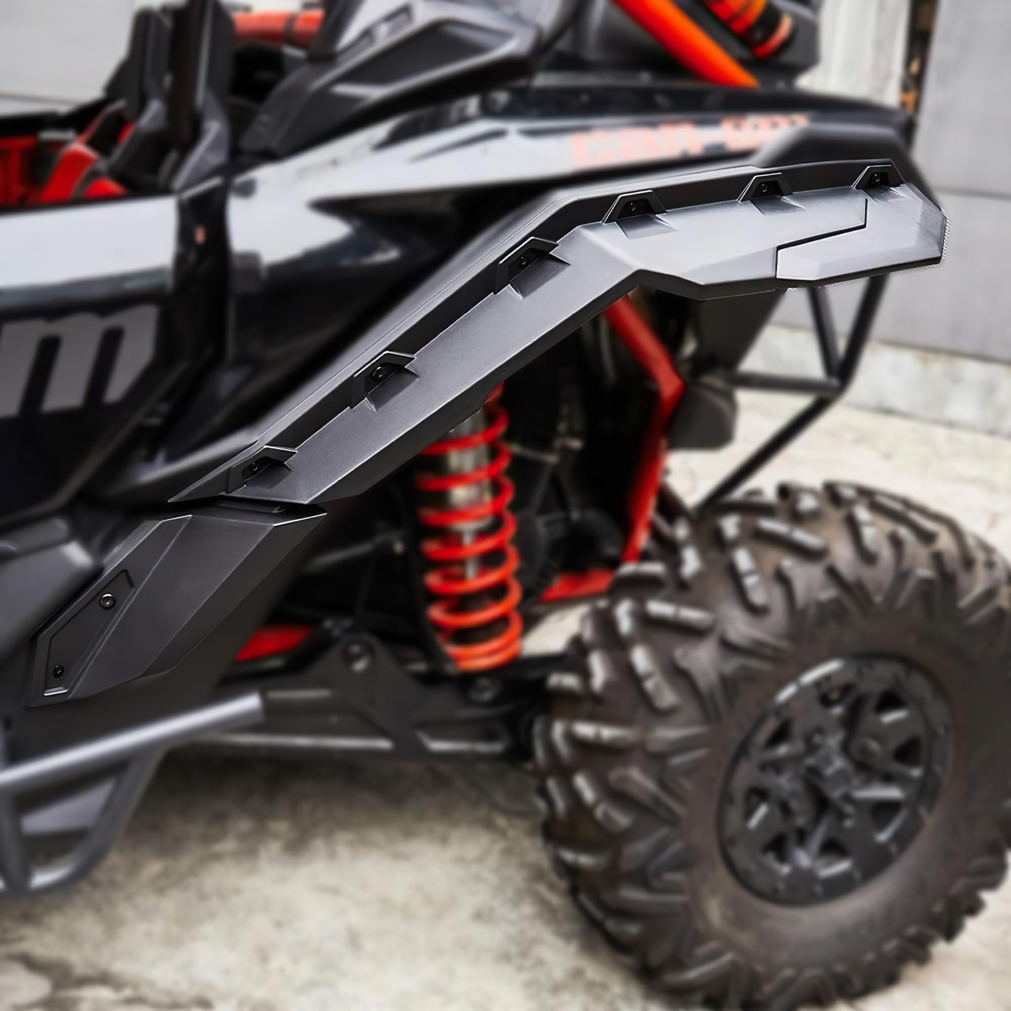 KEMIMOTO X3 fender flare protection against mud spray during off-road rides