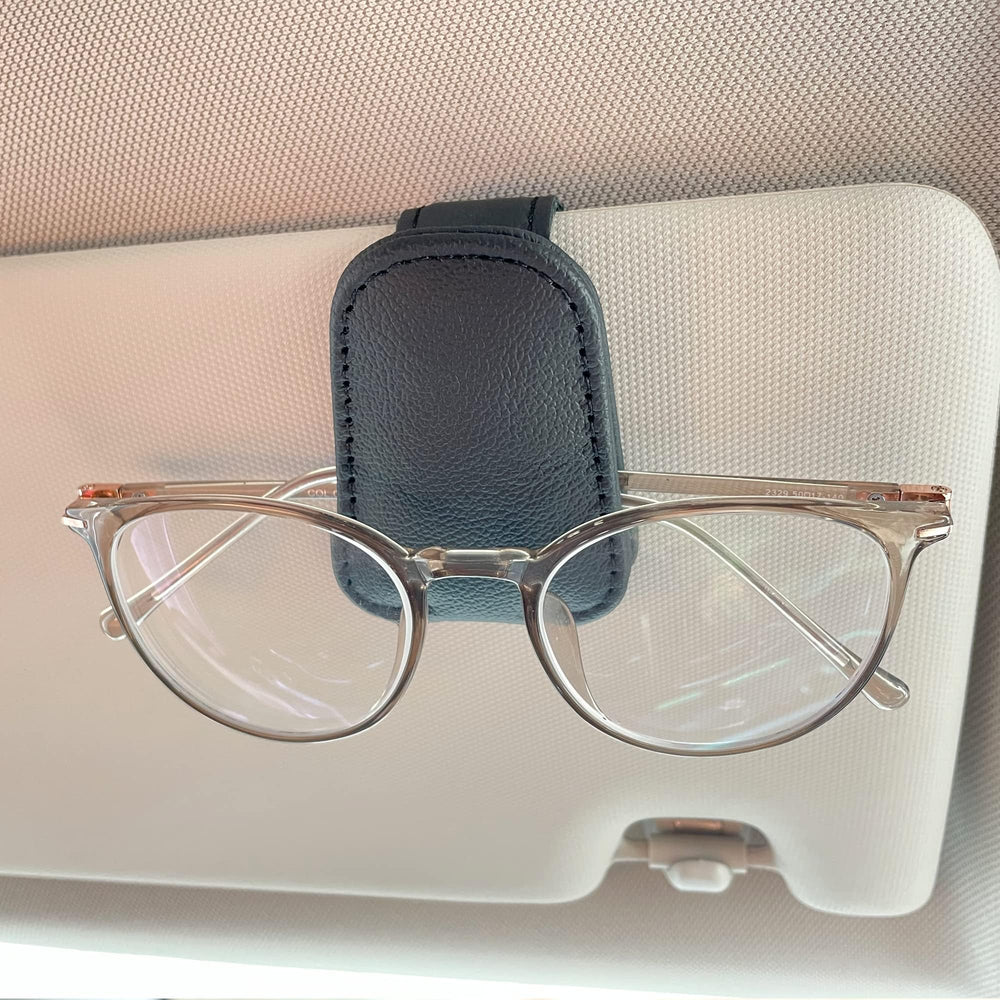 KIWEN magnetic closure detail emphasizing secure grip on glasses