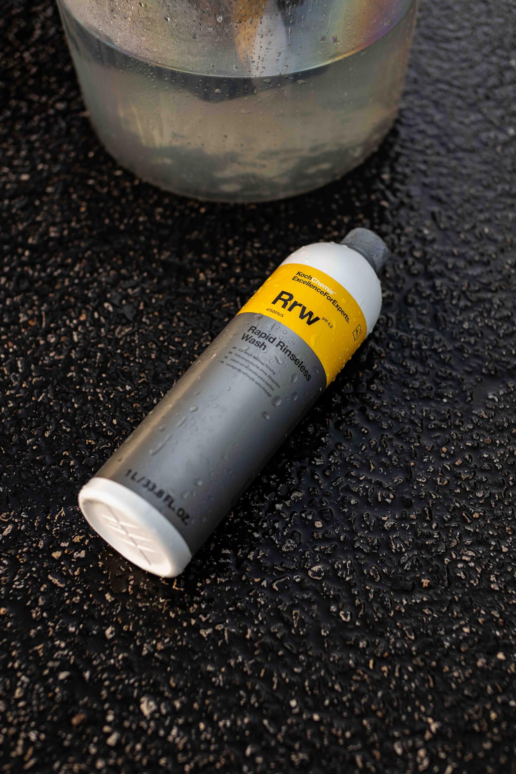 Koch-Chemie Rapid Rinseless Wash coated-panel shows gentle, paint-safe cleaning.