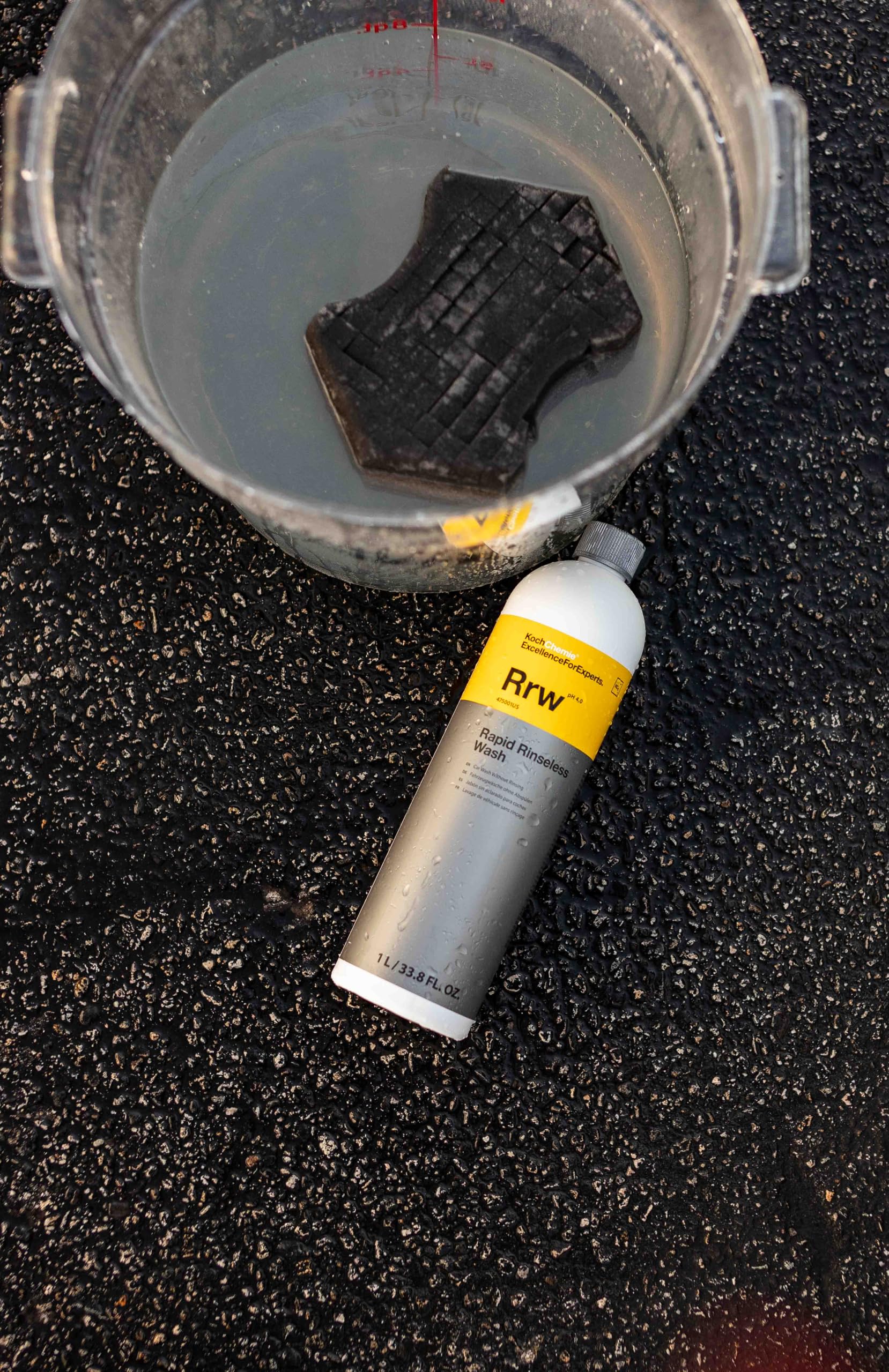 Koch-Chemie Rapid Rinseless Wash spray illustrates quick, low-water car care.