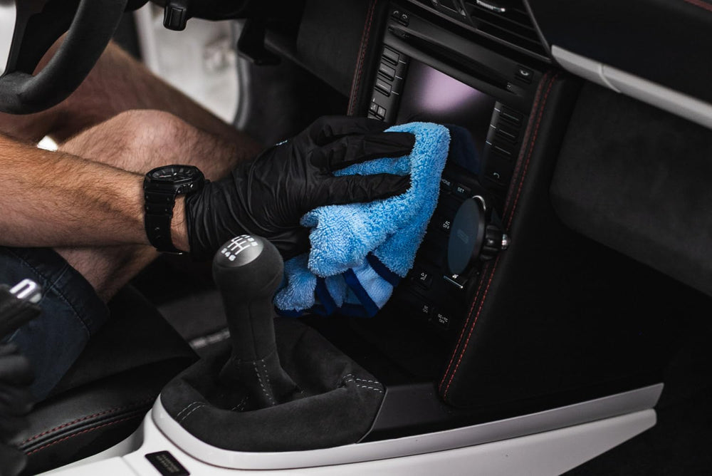 KOCHCHEMIE Allround Surface Cleaner removes fingerprints and grease, leaving a shine.