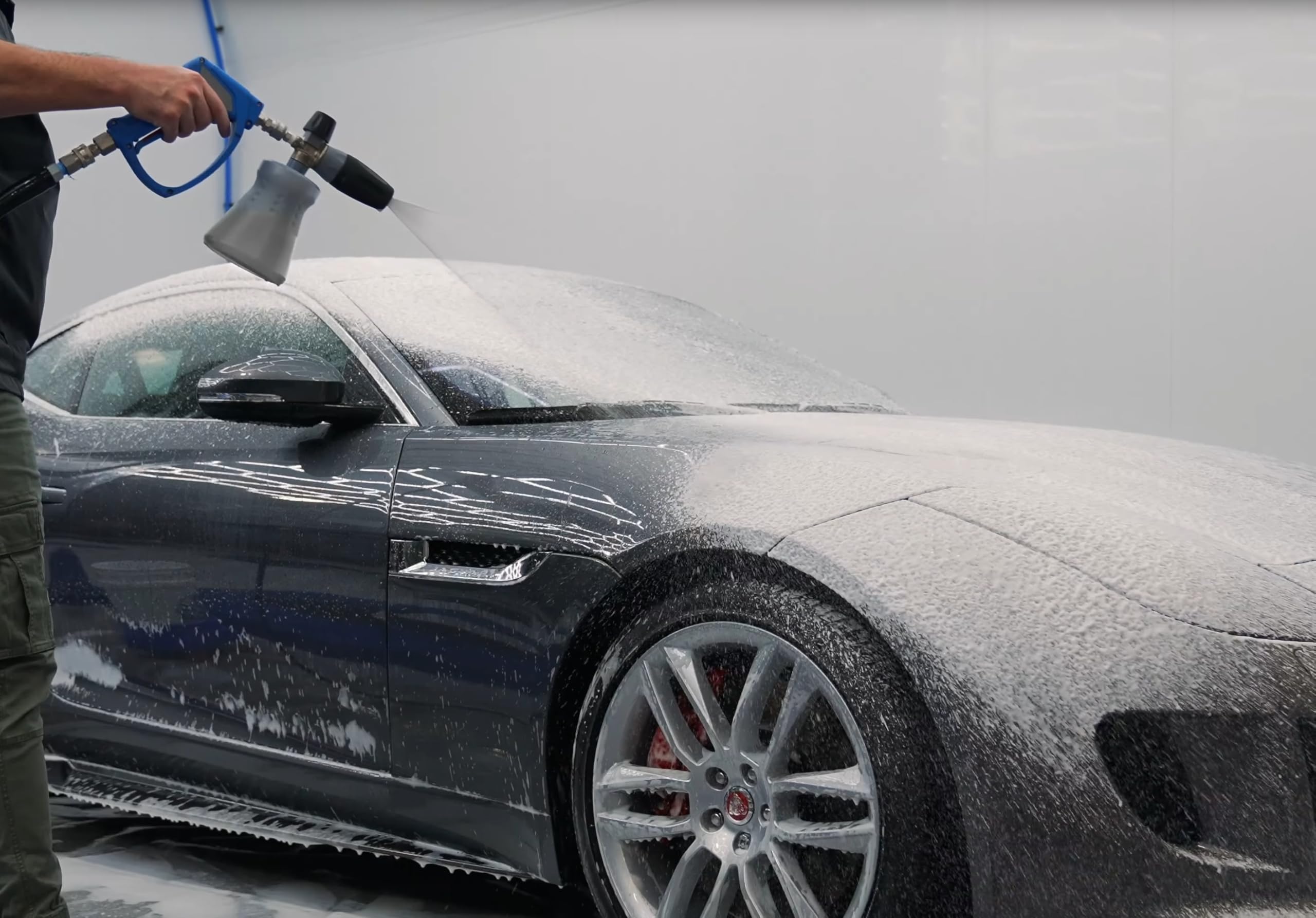 KOCHCHEMIE Reactivation Shampoo safe on wheels and finishes for versatile use.