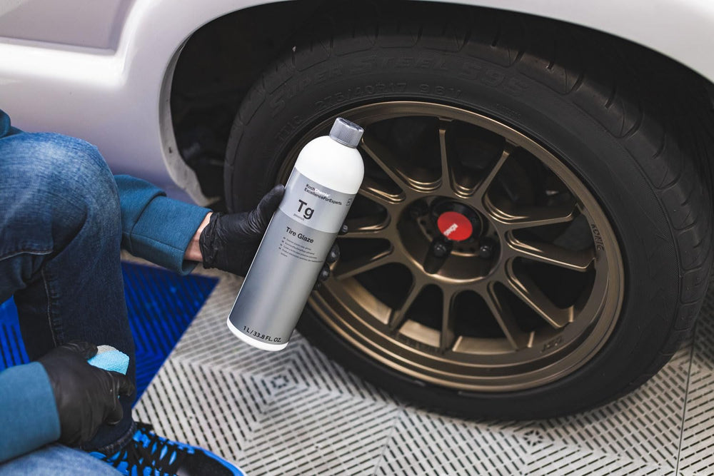KOCHCHEMIE Tire Glaze dries to the touch after application.
