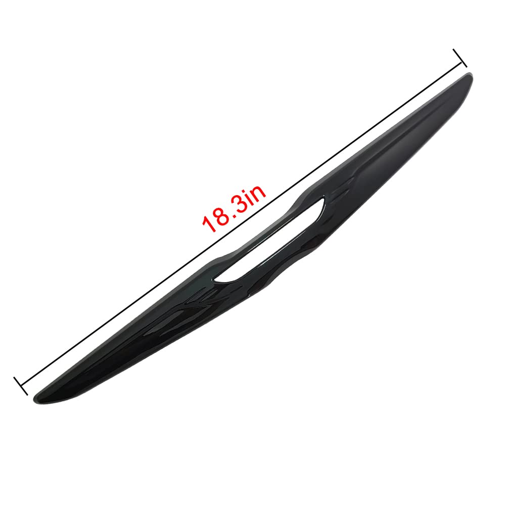 Kolya glossy black cover on the Chrysler 300 rear badge adds refined contrast