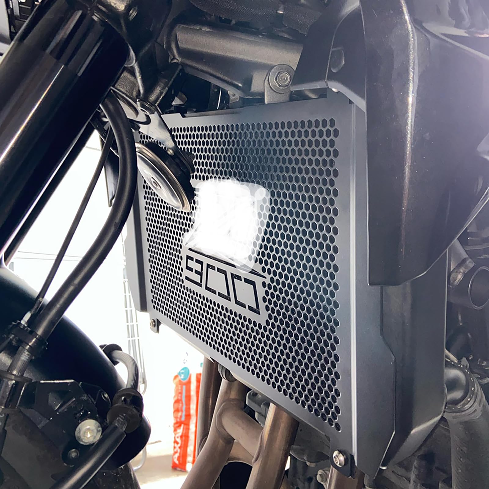LANQIAN Z900 radiator guard rear view maintains airflow while guarding the core.