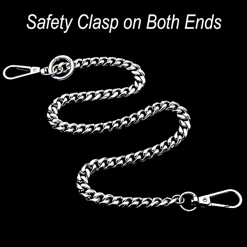 Liangery chain connected to keys demonstrating multitool possibilities.