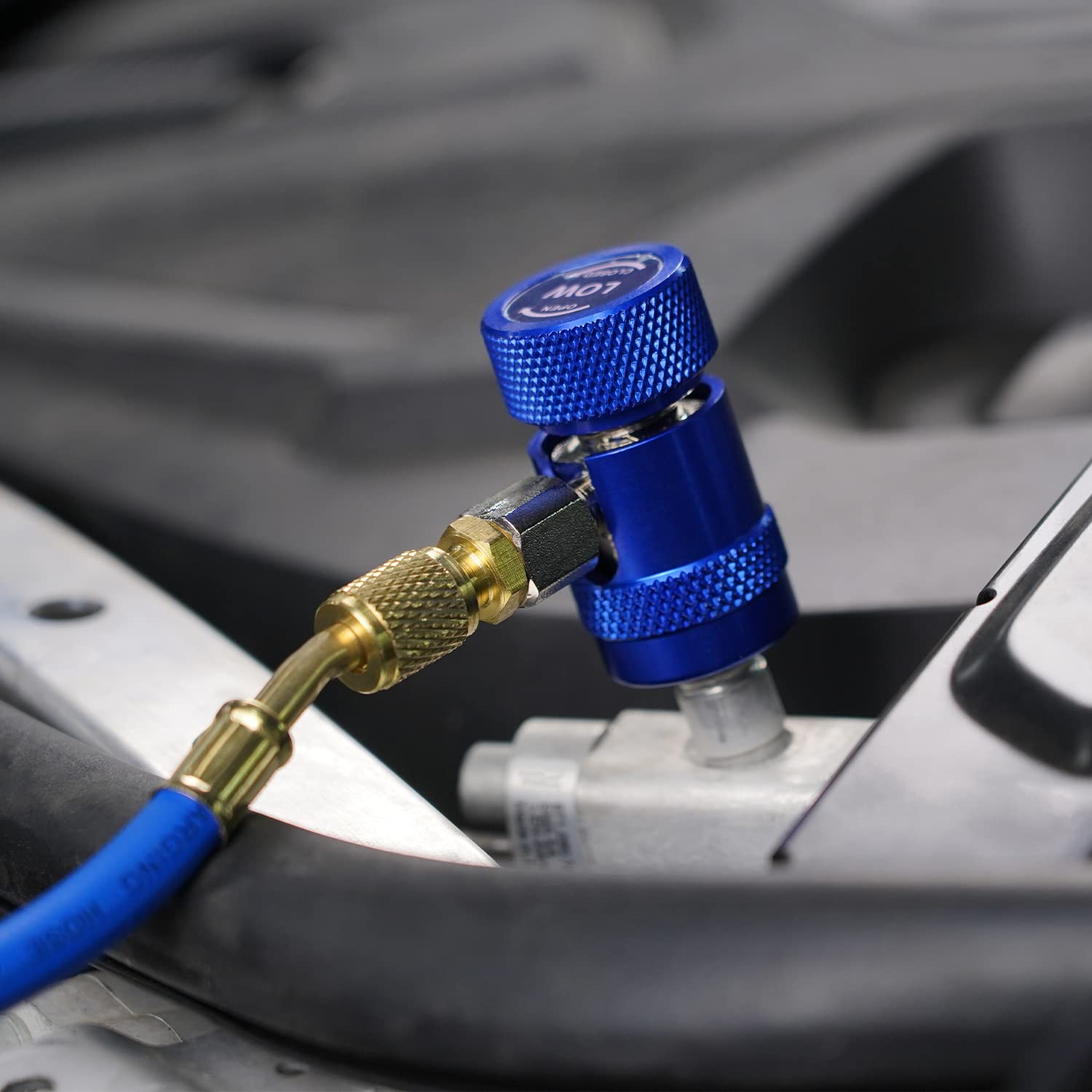 Lichamp R1234YF quick couplers set enabling fast testing.