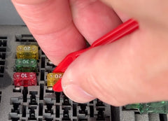 Lisle 55040 terminal cleaner image focusing on cleaning female contacts without damage