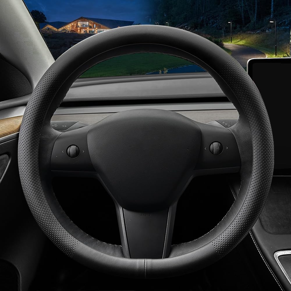 LKWLIKEI perforated interior design protects the steering wheel from wear while enhancing aesthetics.