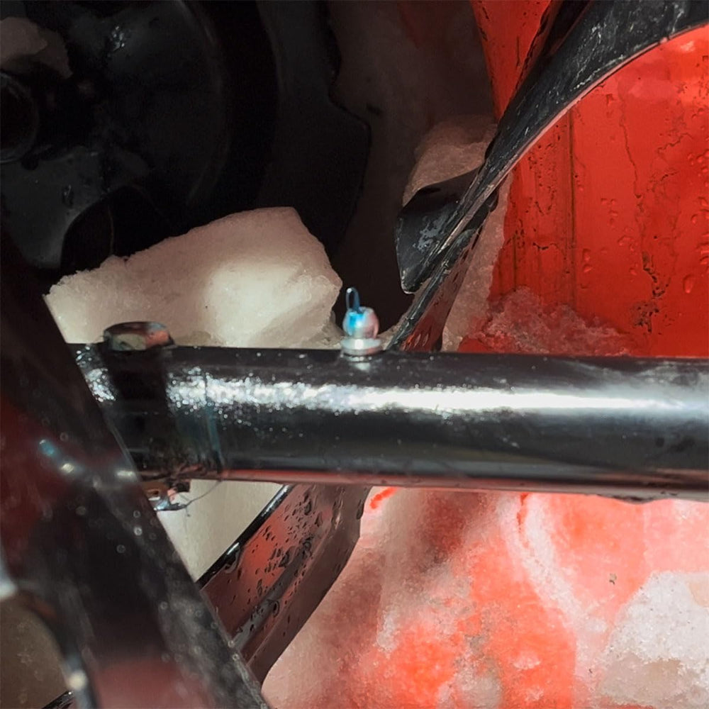 One eighth NPT straight fittings for common lubrication tasks