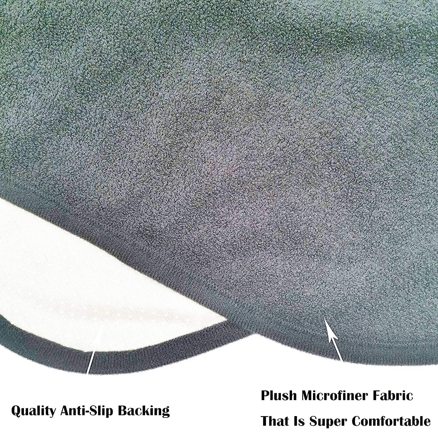 LoyaGour water-resistant towel guards against moisture during workouts