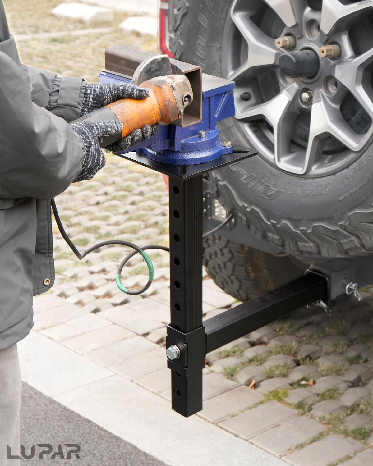 Lupar Heavy-Duty Hitch Mount Vise Plate easy installation and removal