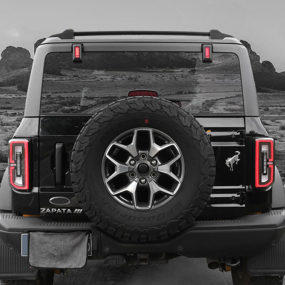 2-door Bronco fit demonstrating compact, OEM-like integration.