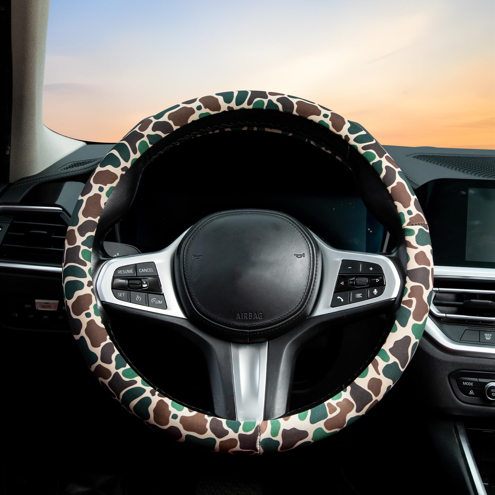MAKLUVL army camo print detail highlighting anti-slip grip for secure driving