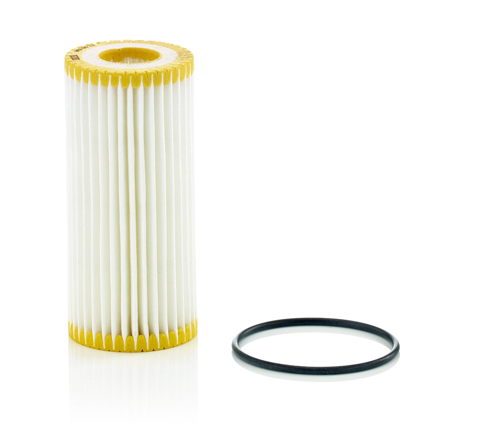 Mann Filter HU 6013 Z element closeup shows filtration-grade media.