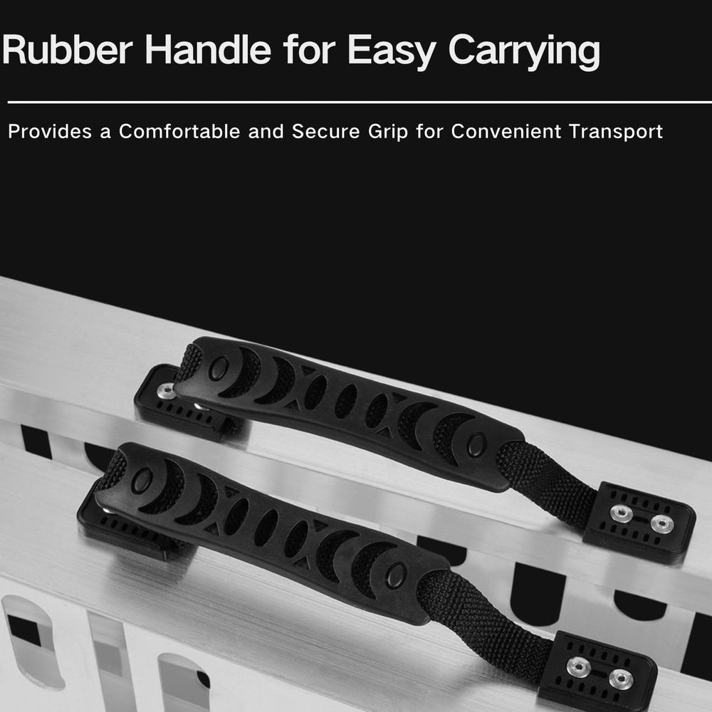 MAXIVAMN ramps with rubber-tipped edges provide non-slip loading.