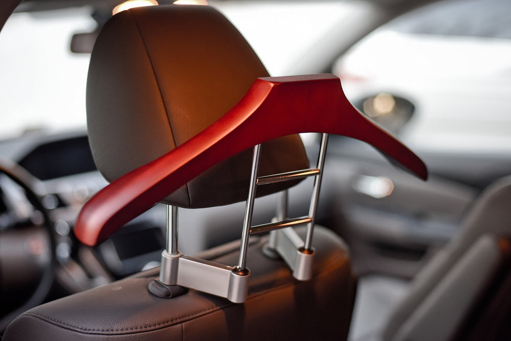 Maxsa 20022 headrest attachment secures coats during travel.